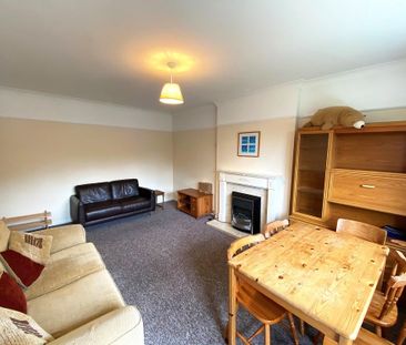 3 bedroom flat to rent - Photo 1