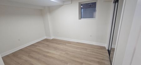 For Lease - 281 Blue Dasher Boulevard, Bradford West Gwillimbury, Ontario - Photo 2