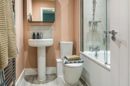 2 bedroom semi-detached house to rent - Photo 5