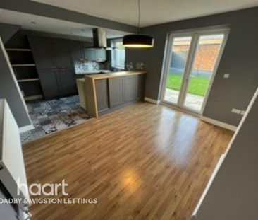 3 bedroom semi-detached house to rent - Photo 1