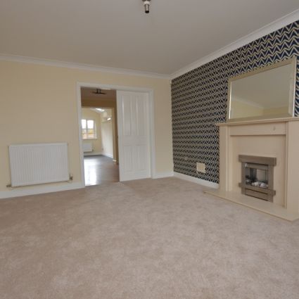 5 Bedroom Detached House - Photo 1