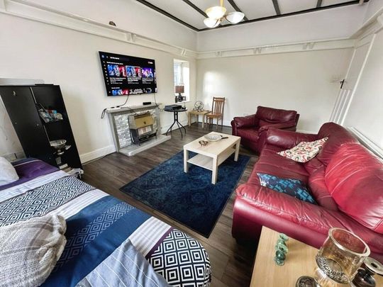 4 bedroom semi-detached house to rent - Photo 1