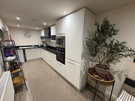 Clifton Drive North, Lytham St Annes - Photo 4