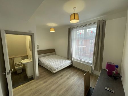Room in a Shared House, Moss Lane, M27 - Photo 4