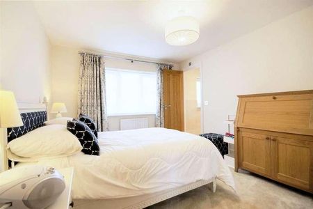 Leckhampton, GL53 - Photo 4