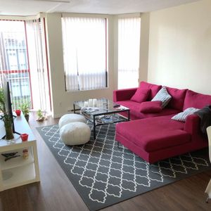 811 Helmcken St. Vancouver BC Canada - - Photo 2