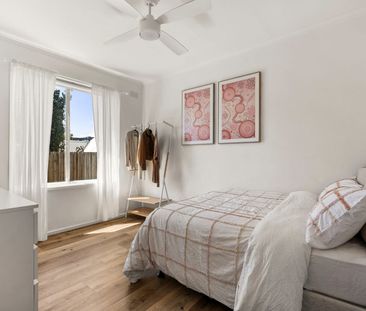 Effortless Inner-City Living with Style and Comfort - Photo 4