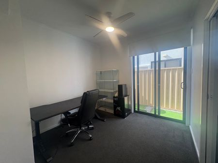 Modern 2-Bedroom Townhouse In Munno Para! - Photo 2