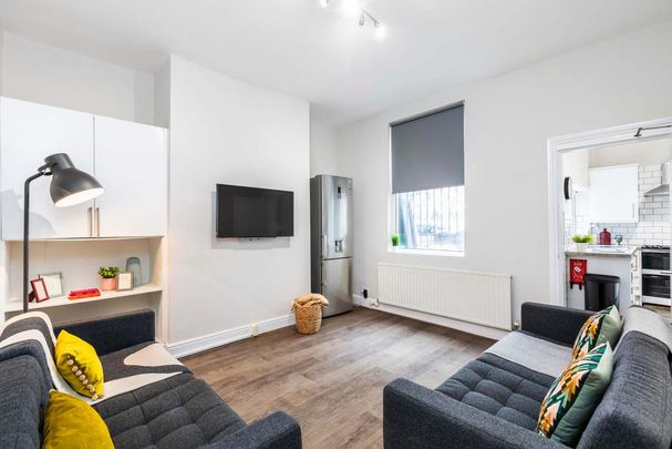 6 bedroom house to rent - Photo 1