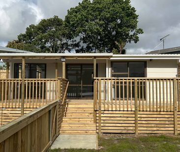 Stylish Renovation with Loads of Parking & West-Facing Deck ! - Photo 3