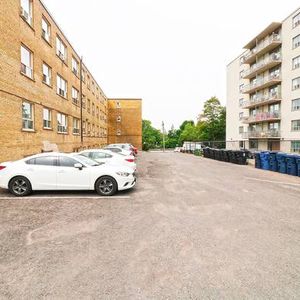 109-1751 Victoria Prk Ave: Large 1Bed 1Bath apt available immediately! - Photo 2