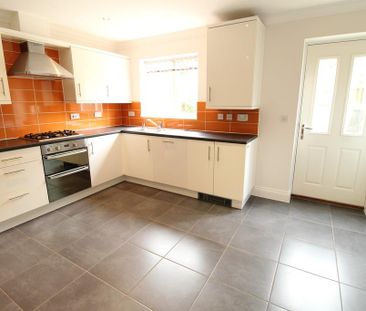 3 bedroom end of terrace house to rent - Photo 5