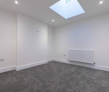 3 bedroom flat to rent - Photo 6