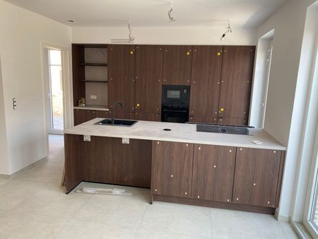 NIEUWBOUW, prachtig afgewerkte woning met terras en tuin, ideaal gelegen in een rustige kindvriendelijke straat op wandelafstand van het centrum van Sterrebeek en op 2km van de Duitse school. - Photo 3