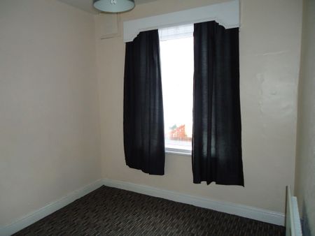 Cross Flatts Place, Beeston, LS11 7JN - Photo 4