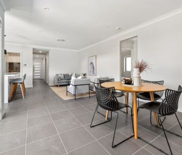 THIS HOME IS SIMPLY GORGEOUS!! - Photo 2