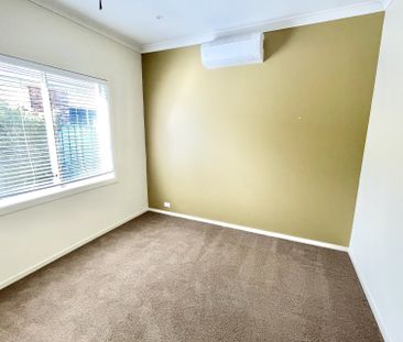 Spacious 4-Bedroom Family Home with Study in Prime Caroline Springs Location - Photo 5