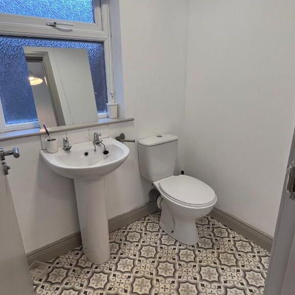 Room's Available August 1st, 34a Delhi Street, Belfast, BT7 3AJ - Photo 1