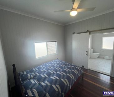 Lovely 3 Bedroom 2 Bathroom Furnished Home - Photo 3