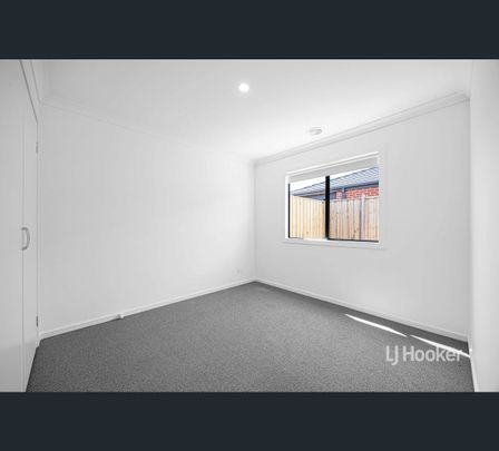 17 Leona Drive, Wyndham Vale, Vic 3024 - Photo 1