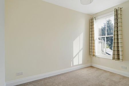 3 bedroom terraced house to rent - Photo 3