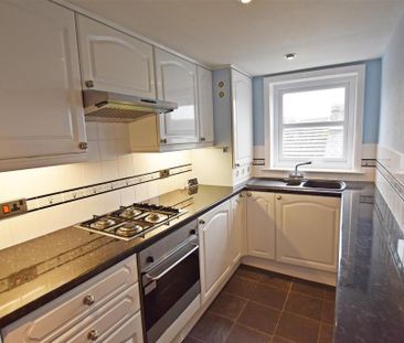 2 bedroom maisonette to rent - Photo 5