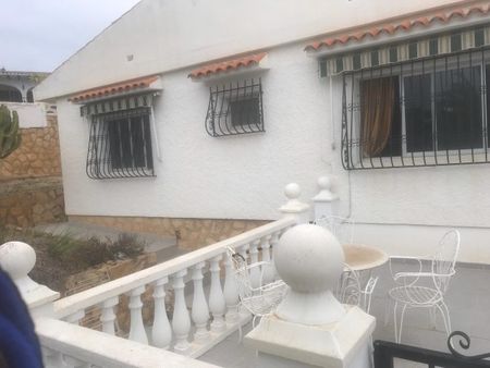 Detached Villa For Long Term Rental in Alfaz Del Pi - Photo 3