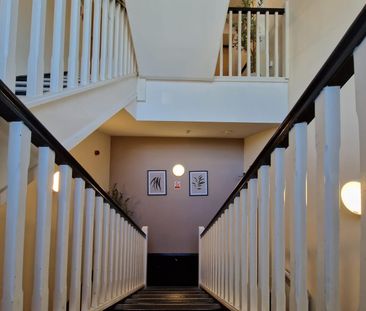 Lord Street, Leigh WN7, London - Photo 1