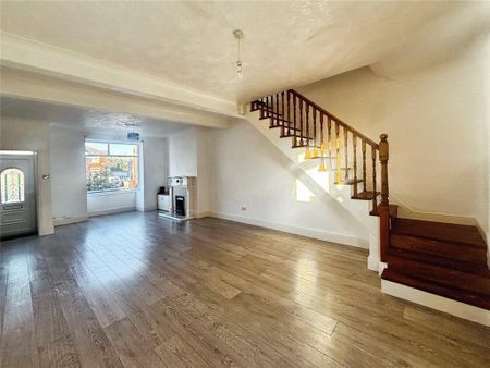 3 bedroom end of terrace house to rent - Photo 2