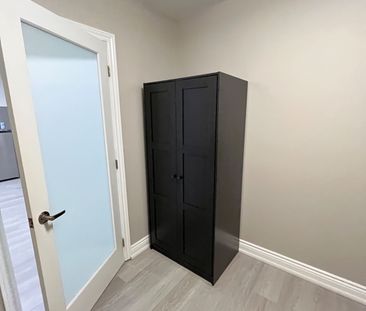 For Lease - 4641 Keystone Crescent, Burlington, Ontario - Photo 6