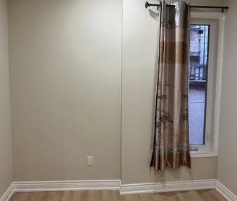 Private room with private bathroom March 1st(Downtown Toronto) - Photo 2