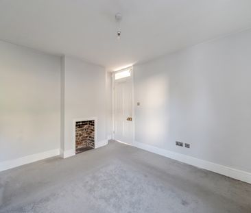 2 bedroom end of terrace house to rent - Photo 3
