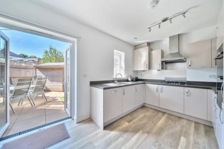 3 bedroom terraced house to rent - Photo 2