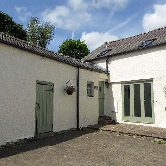 2 bedroom end of terrace house to rent - Photo 1