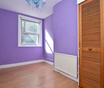 Terraced House to rent - Mount Road, Chatham, ME4 - Photo 3