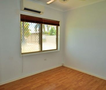 BEAUTIFUL BEROONA - Modern 3x1 Refurbished Home - Photo 2
