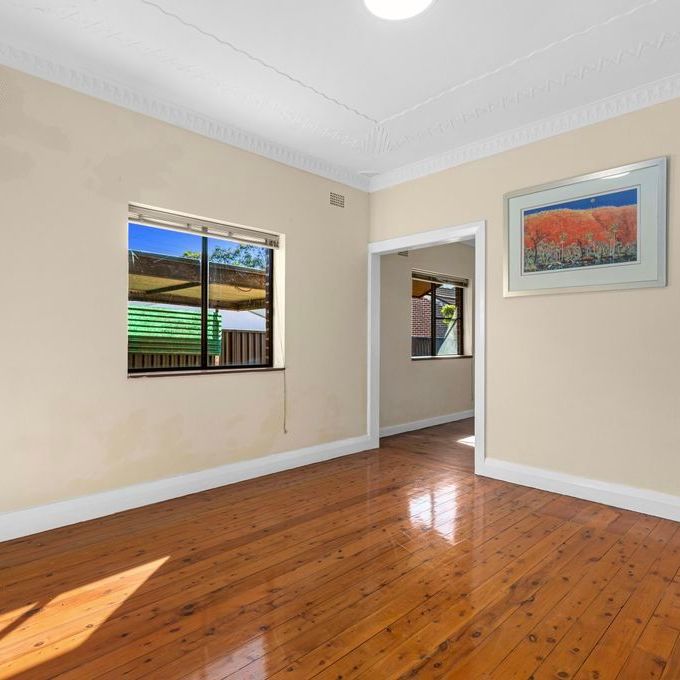 Full Brick Home & Granny Flat in Hurstville Public School Catchment - Photo 1