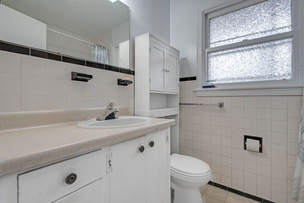 For Lease - 2495 Falcon Avenue, Billings Bridge - Riverside Park and Area, Ontario - Photo 1