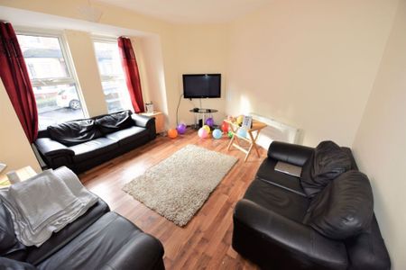 7 bedroom House in Welton Road, Leeds - Photo 5