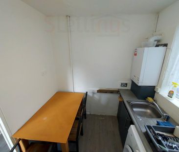 2 bedroom flat to rent - Photo 6