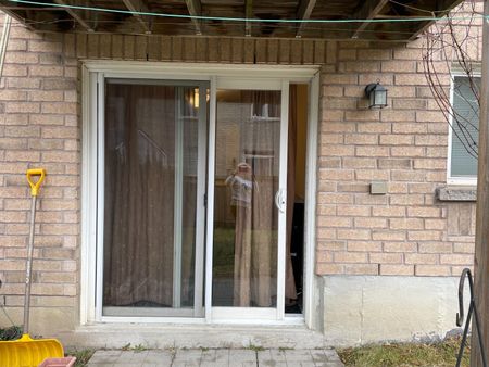 For Lease - 32 Four Seasons Crescent Unit# Walkout BASEMENT, Newmarket, Ontario - Photo 3