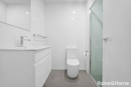 Immaculate Two Bedroom Apartment In Convenient Location - Photo 5