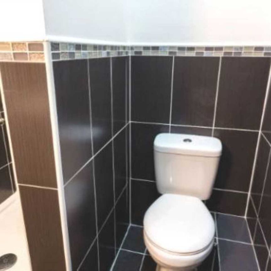 Highfield Road, Salford - Photo 1