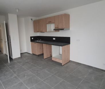 Location Appartement 3 pièces 61m² TOURS 37100 - Photo 2