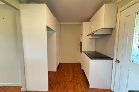 9 Racecourse Road, Cessnock NSW 2325 - Photo 4