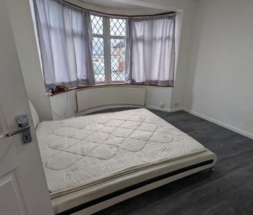 4 bedroom terraced house to rent - Photo 3