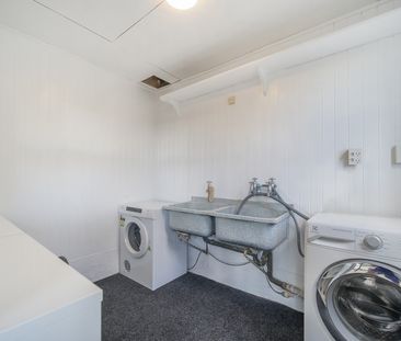 Picture-Perfect Orakei Cottage - Photo 3