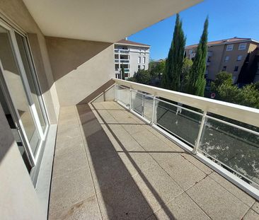 AIX LA DURANNE APPARTEMENT 3 PIECES TERRASSE ET PARKING, - Photo 2