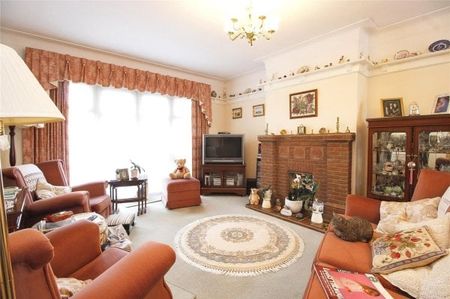 Ashurst Avenue, Southend on Sea - Photo 2