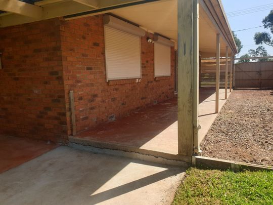 Modern Living with air conditioning! - Photo 1